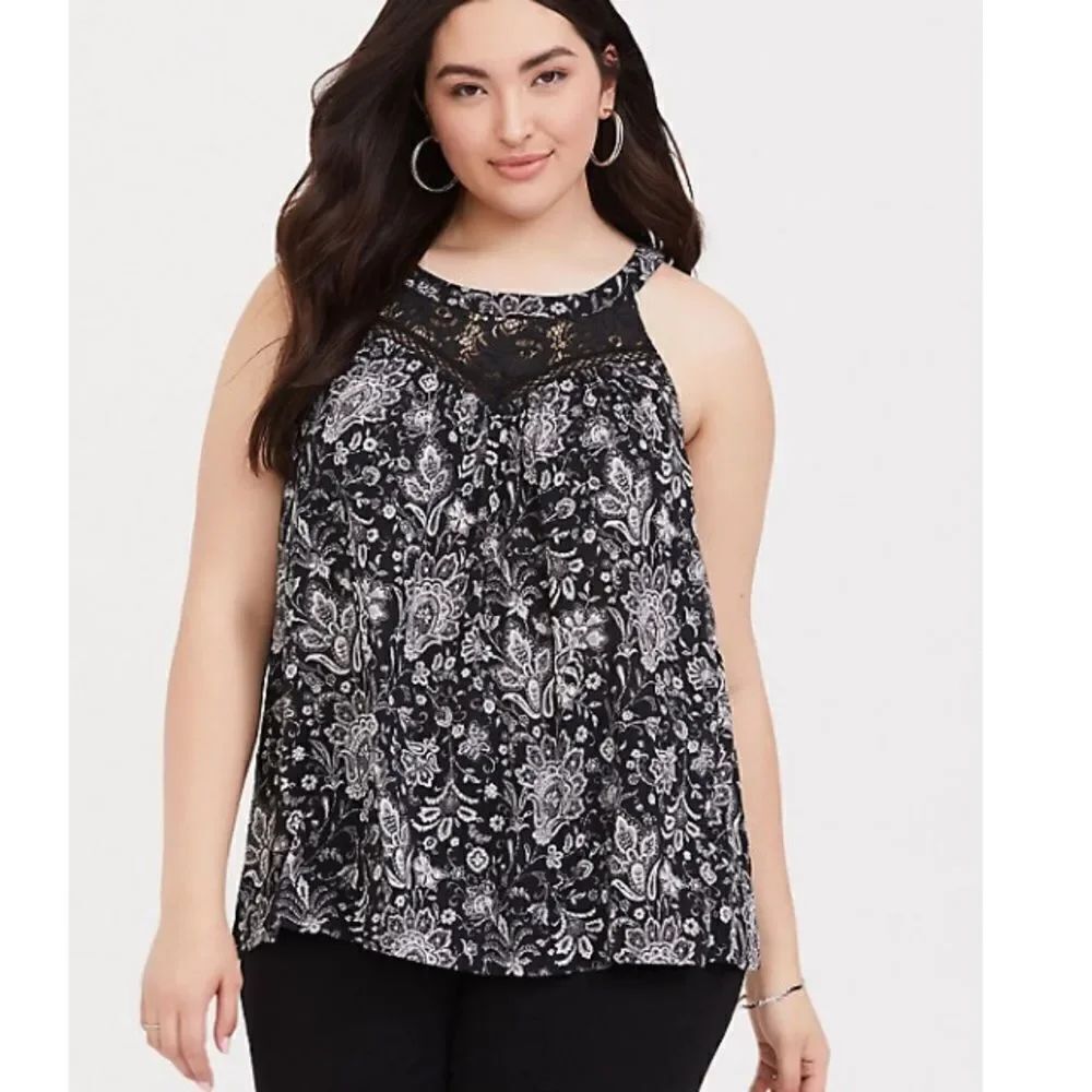 Torrid lace yolk sleeveless floral blouse